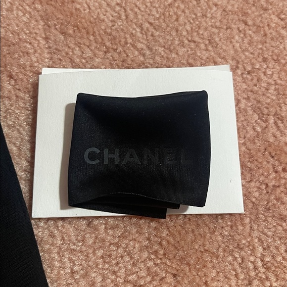 CHANEL (3) pieces Black and Gold Pouch Trio - Picture 4 of 8